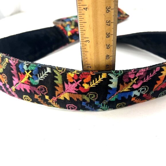 Embroidered Velvet Brass Belt Hippy Boho Groovy Belt Size SMALL 70s 80s Groovy - Picture 6 of 7